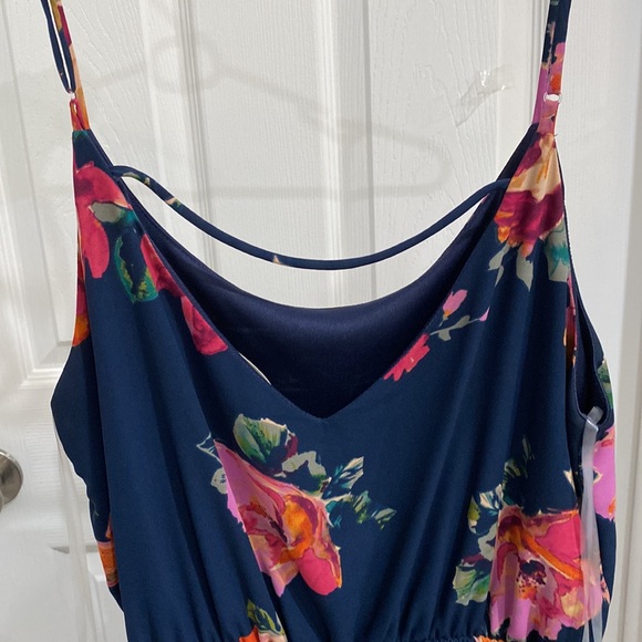 Large Everly Navy floral dress - Picture 4 of 7